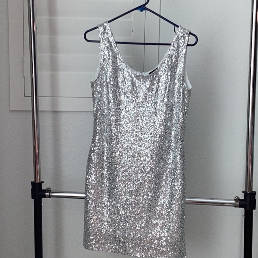 Sequined Evening dress, size Large, new condition.